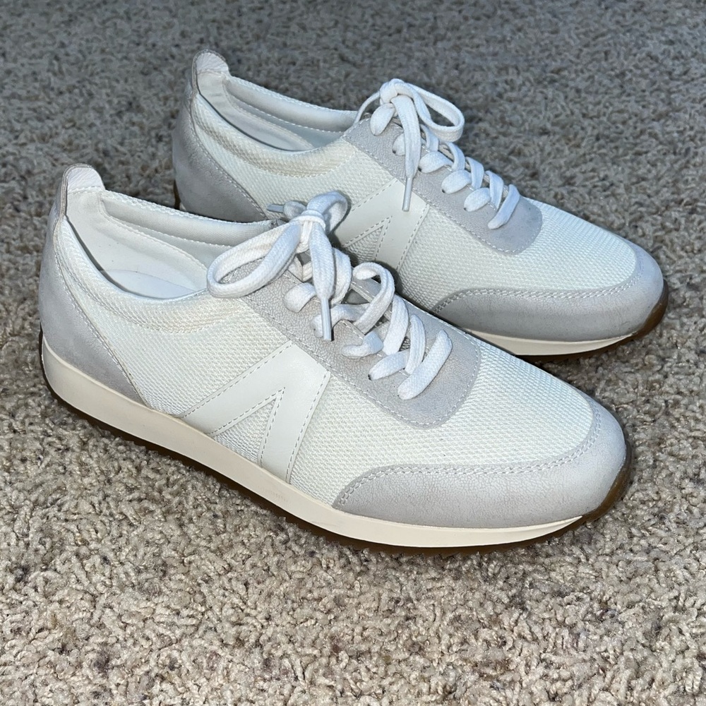 Mia Dilya Sneakers